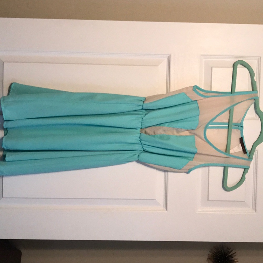 Cute mint dress!